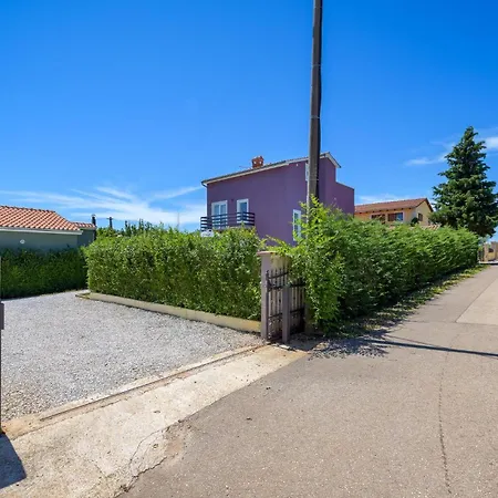 Hébergement de vacances Perci 13 *