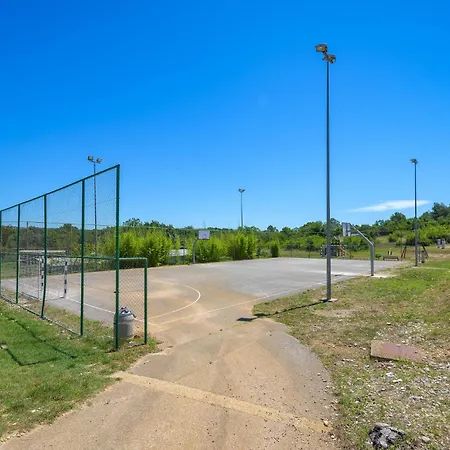 Dom wakacyjny Perci 13 *