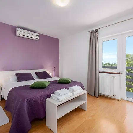 Holiday home Perci 13 Tar-Vabriga