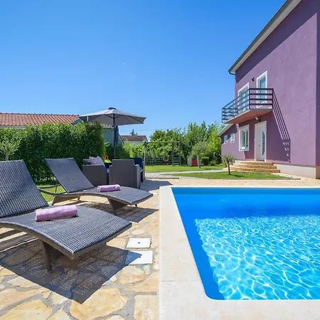 In Perci With Outdoor Swimming Pool *