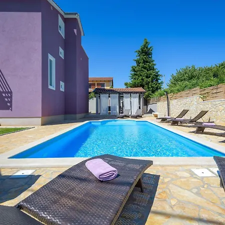 Holiday home Perci 13 Сasa de vacaciones